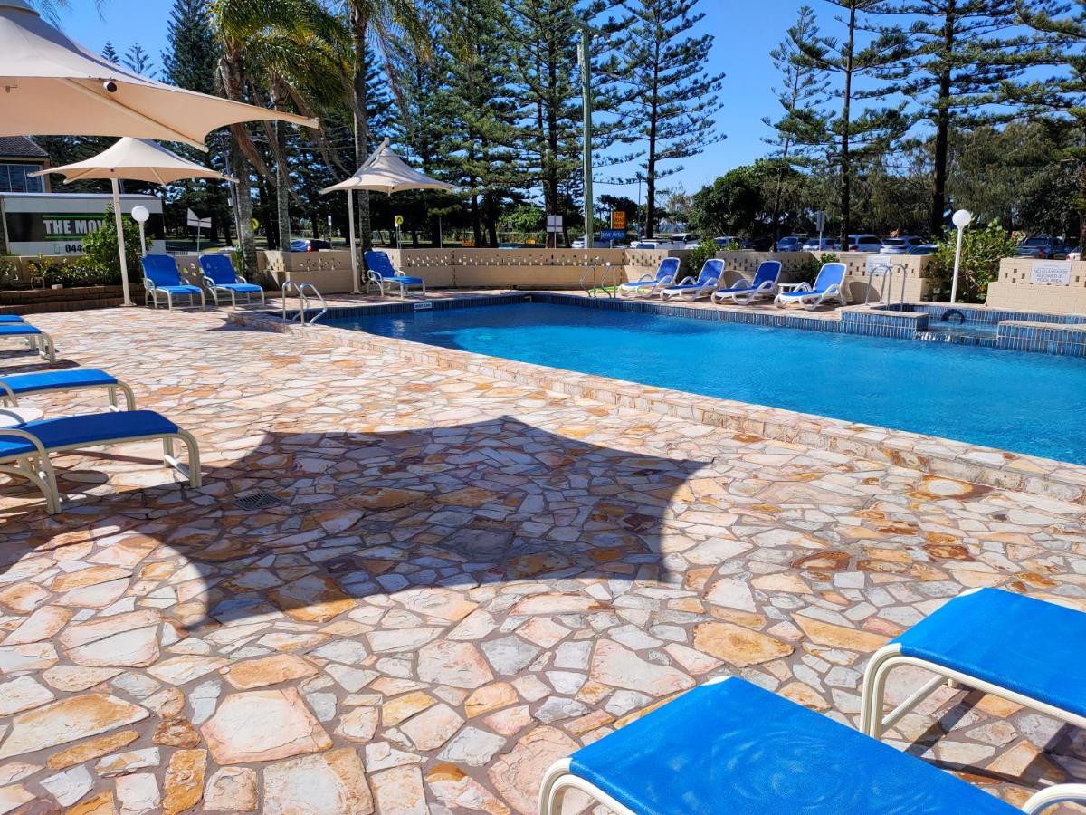 Southern Cross Beachfront Holiday Apartments Gold Coast Exterior photo