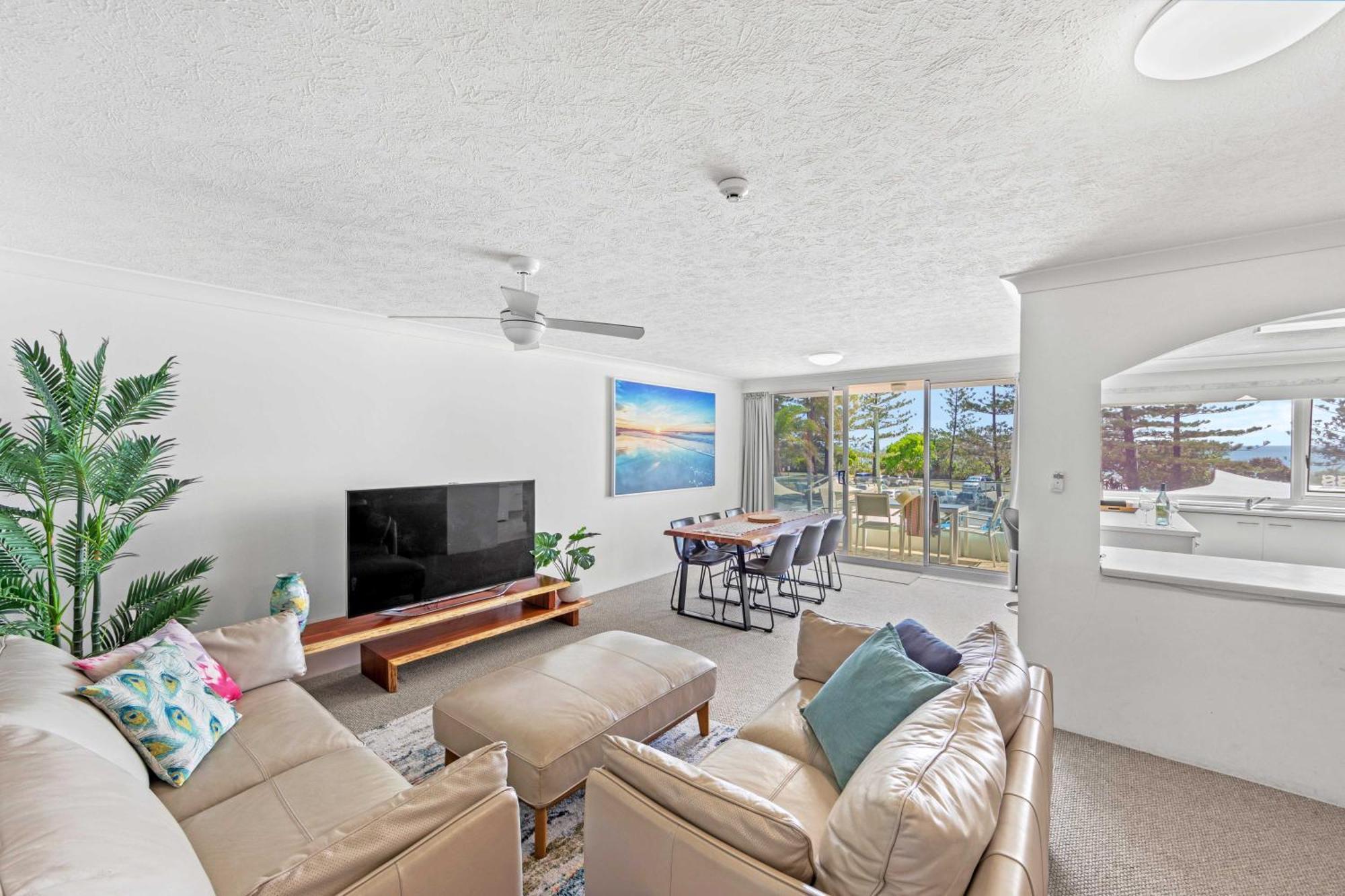 Southern Cross Beachfront Holiday Apartments Gold Coast Exterior photo