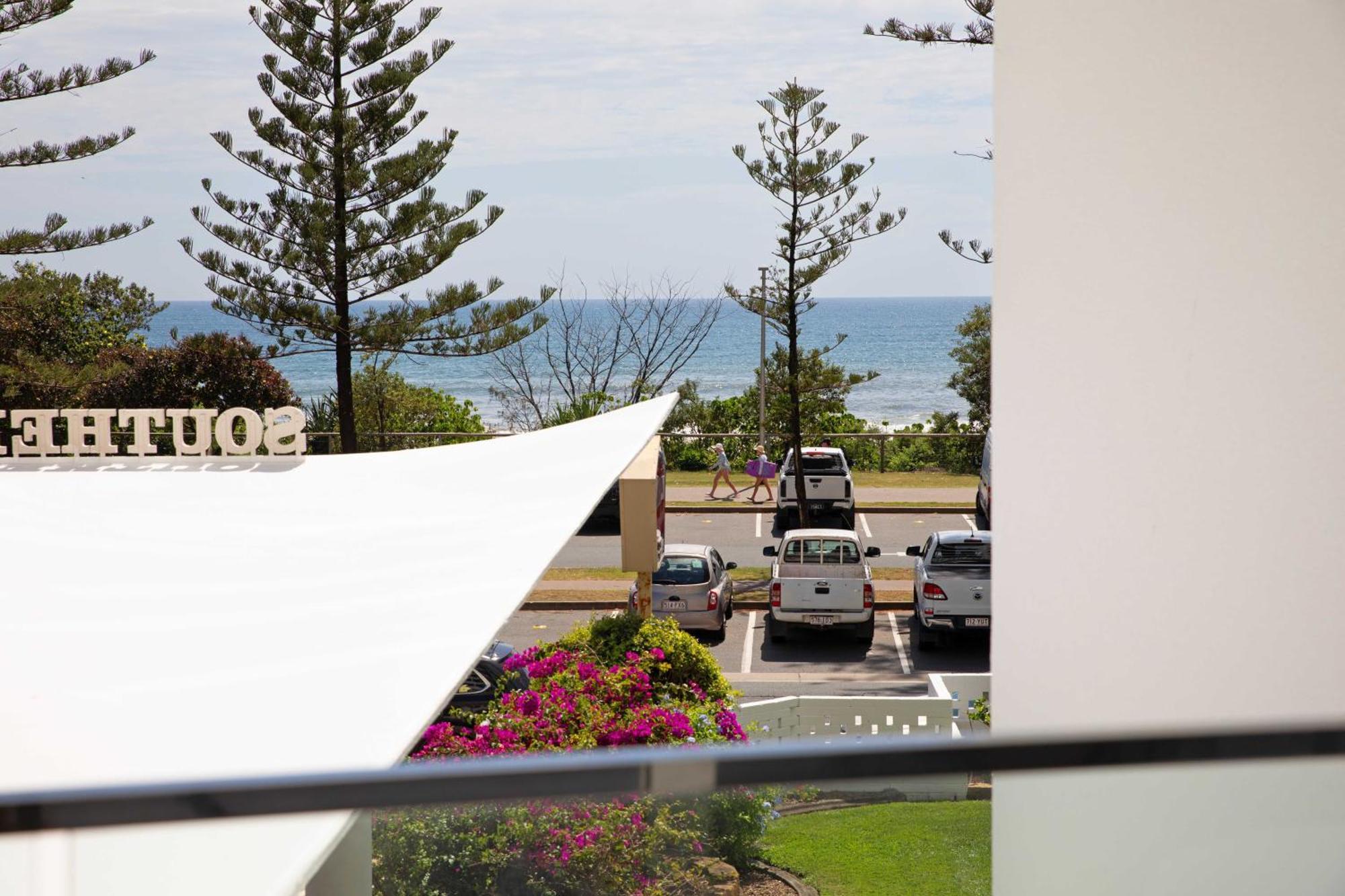 Southern Cross Beachfront Holiday Apartments Gold Coast Exterior photo