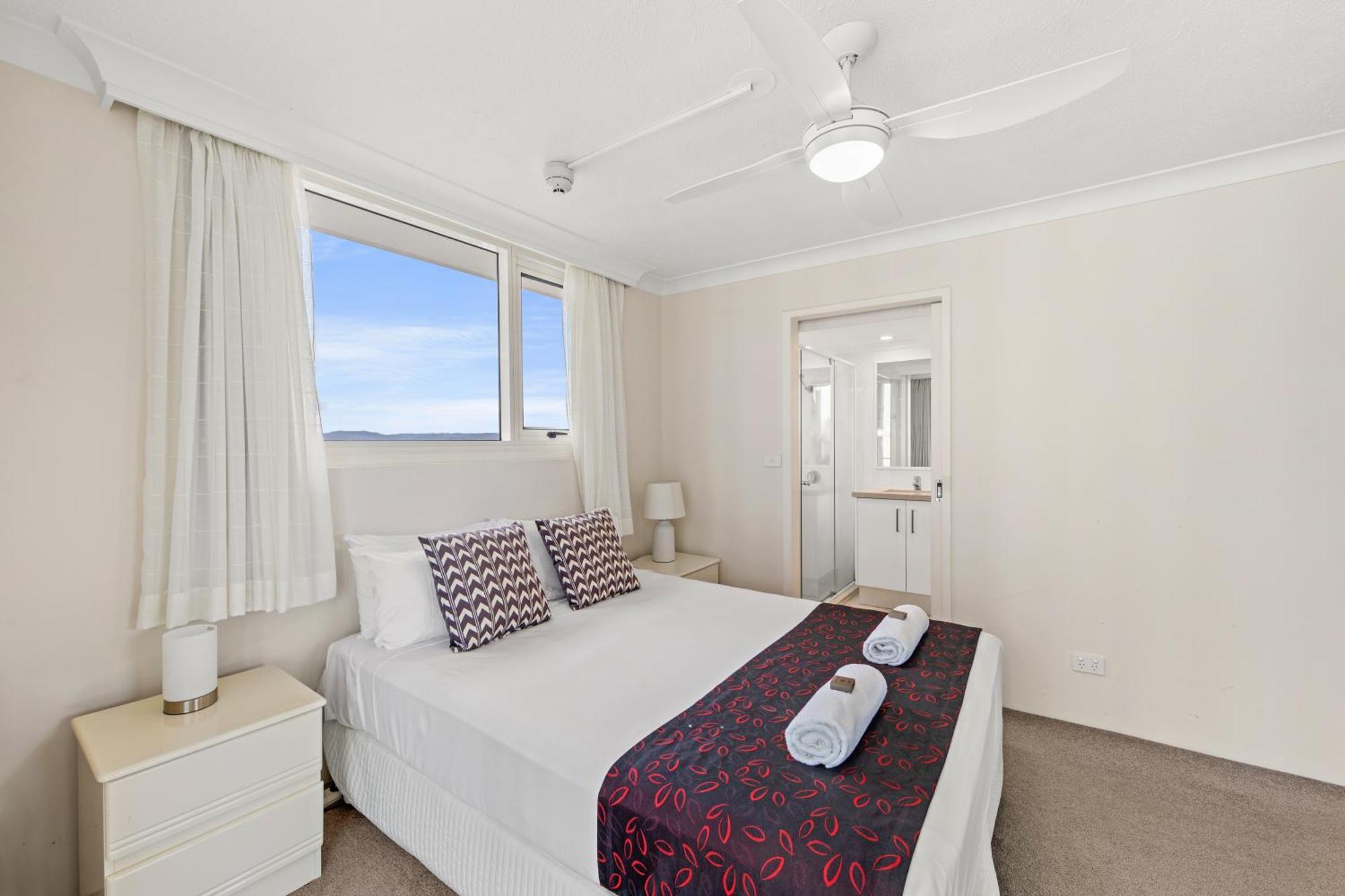 Southern Cross Beachfront Holiday Apartments Gold Coast Exterior photo